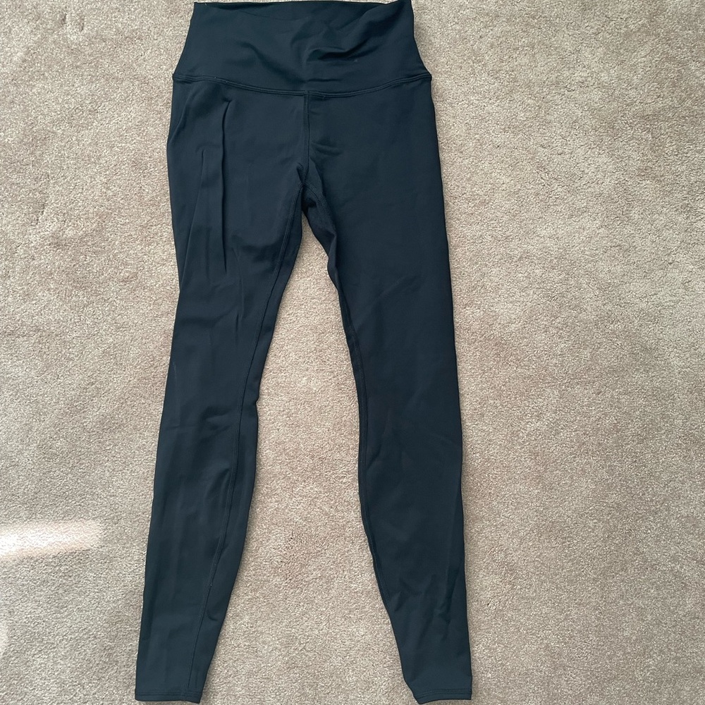 Alo Yoga Leggings 🤍 - Picture 4 of 7